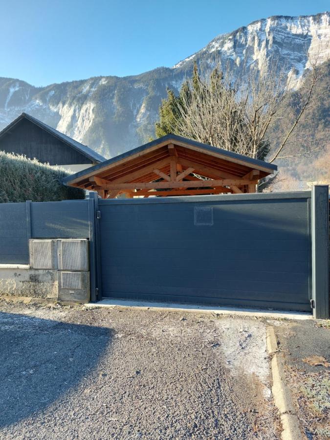 Studio Au Pied Des Montagnes Le Bourg-d'Oisans Exterior photo